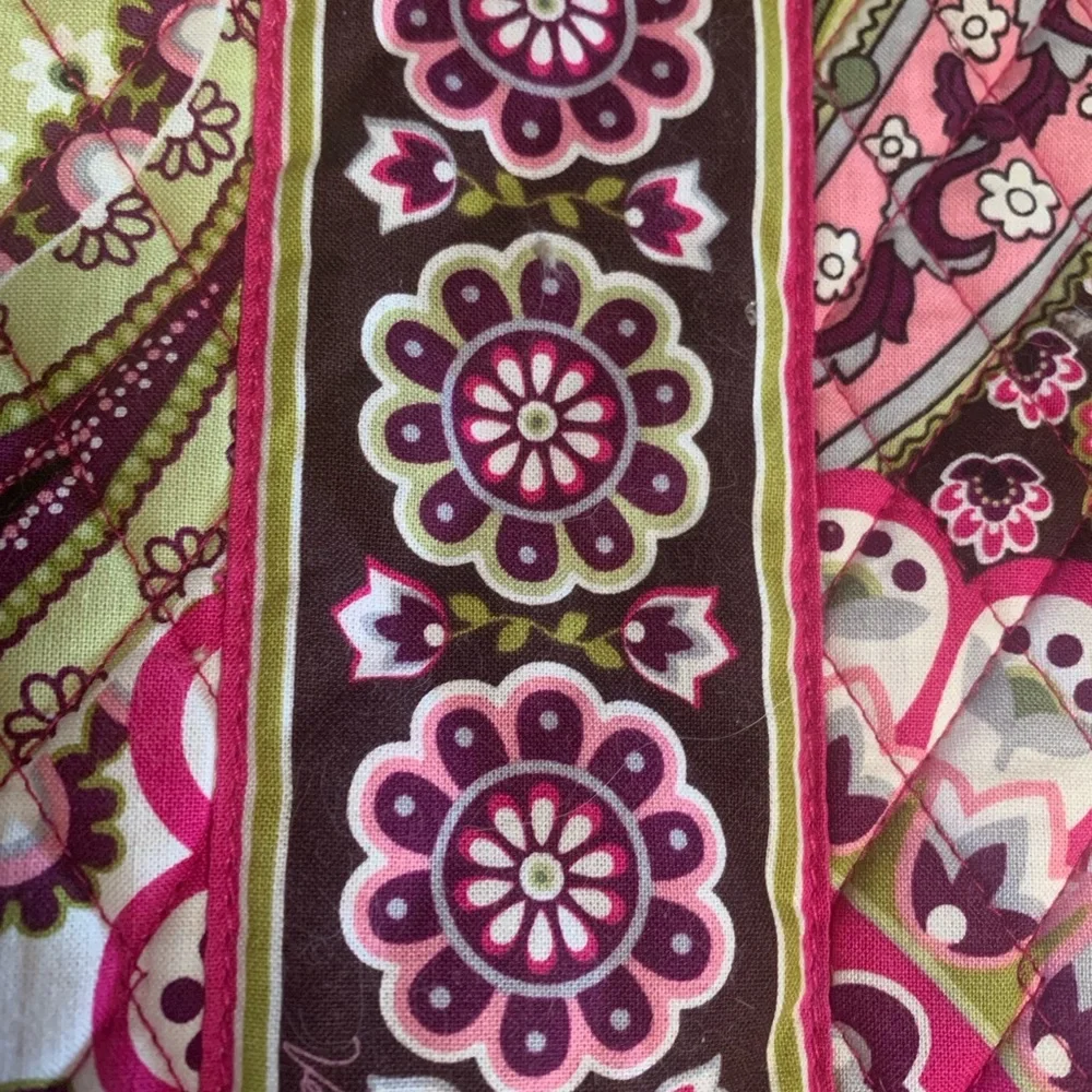 Vera Bradley On The Go Pink and Purple Shoulder Bag Very Berry Paisley - Picture 6 of 6